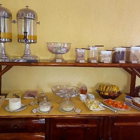 Pousada Casa Amarela Пиракая Екстериор снимка