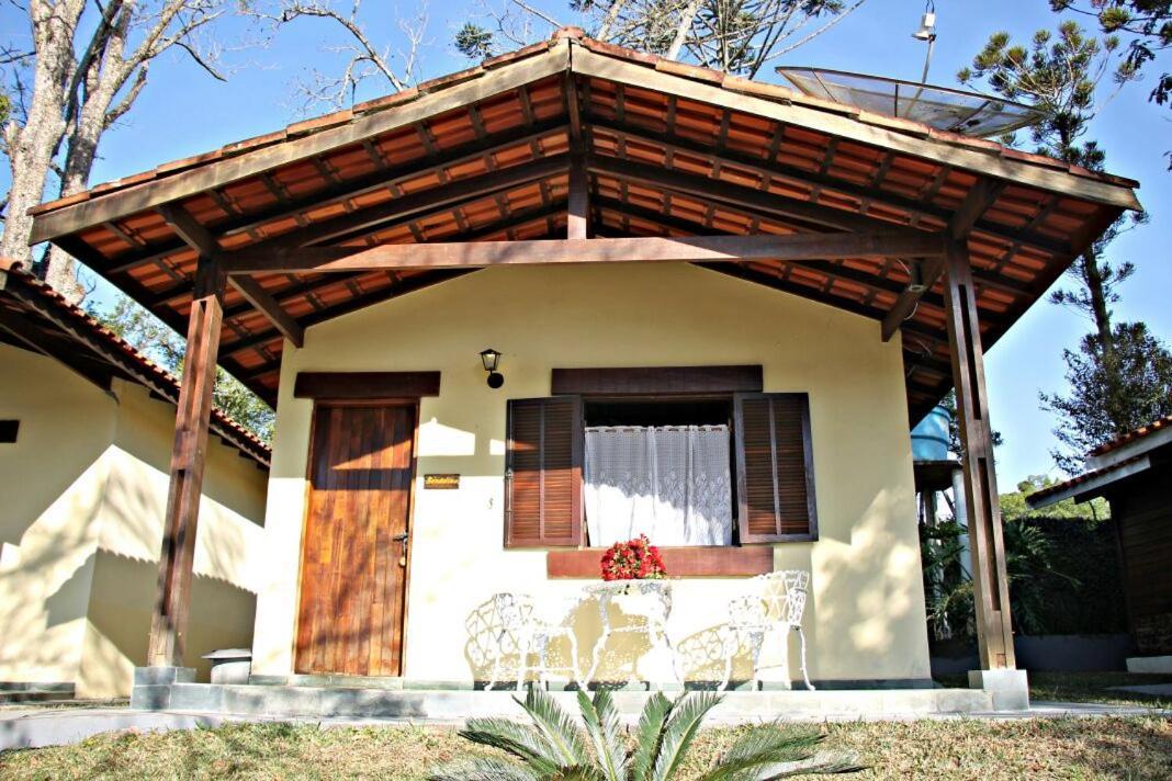 Pousada Casa Amarela Пиракая Екстериор снимка